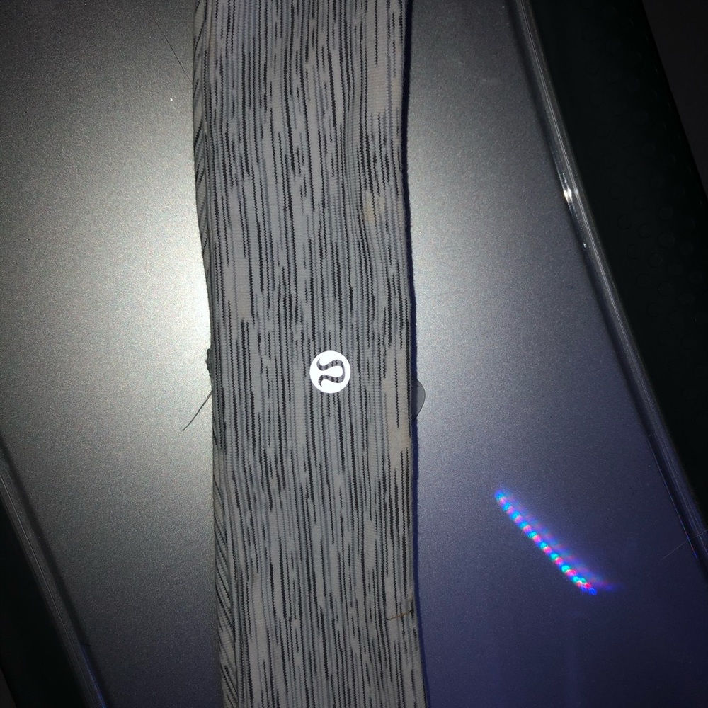 grey striped lululemon headband